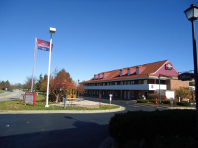  Indy Speedway Inn  Индианаполис